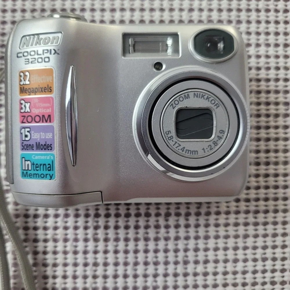Nikon COOLPIX 3200 Digital Camera 3.2MP 3x Optical Zoom Silver With Lowepro Case